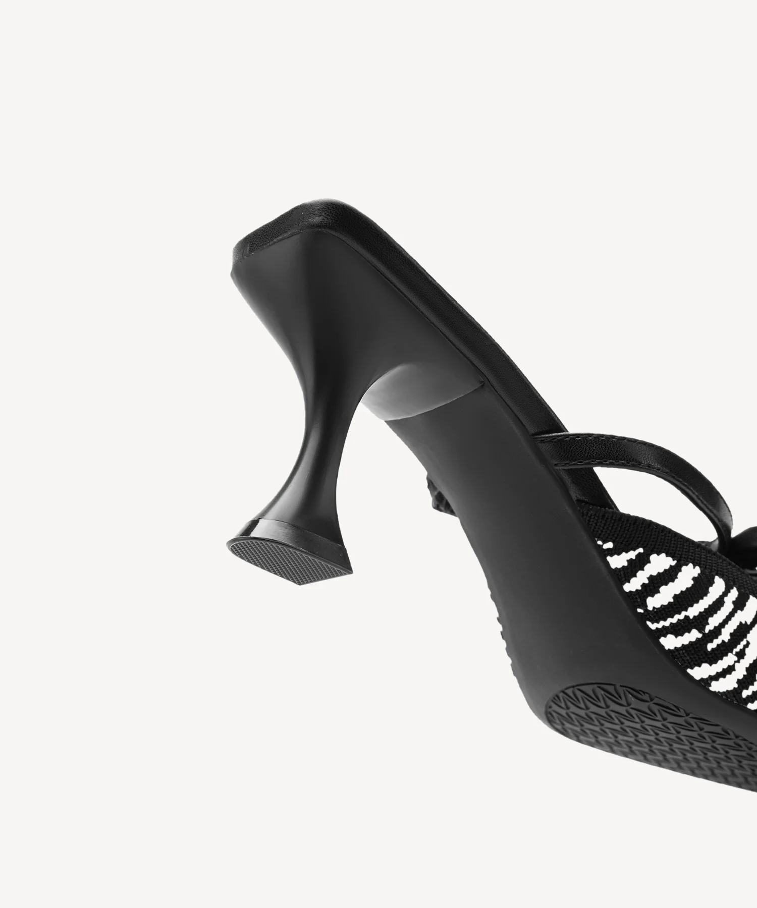 Bowtention Pointed Toe Heeled Mule - Image 11