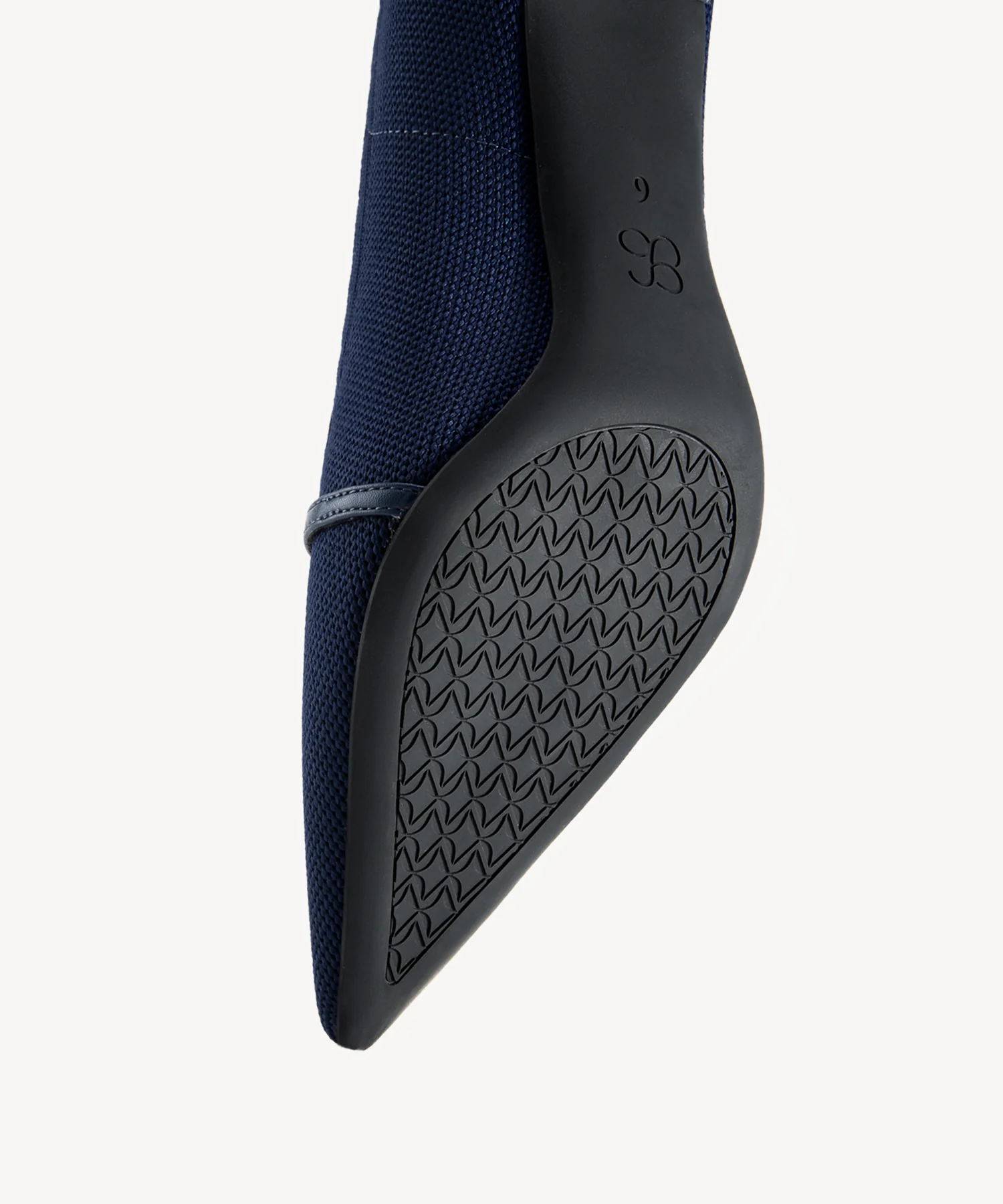 EliteLoaf Pointed Toe Heeled Pump - Image 21