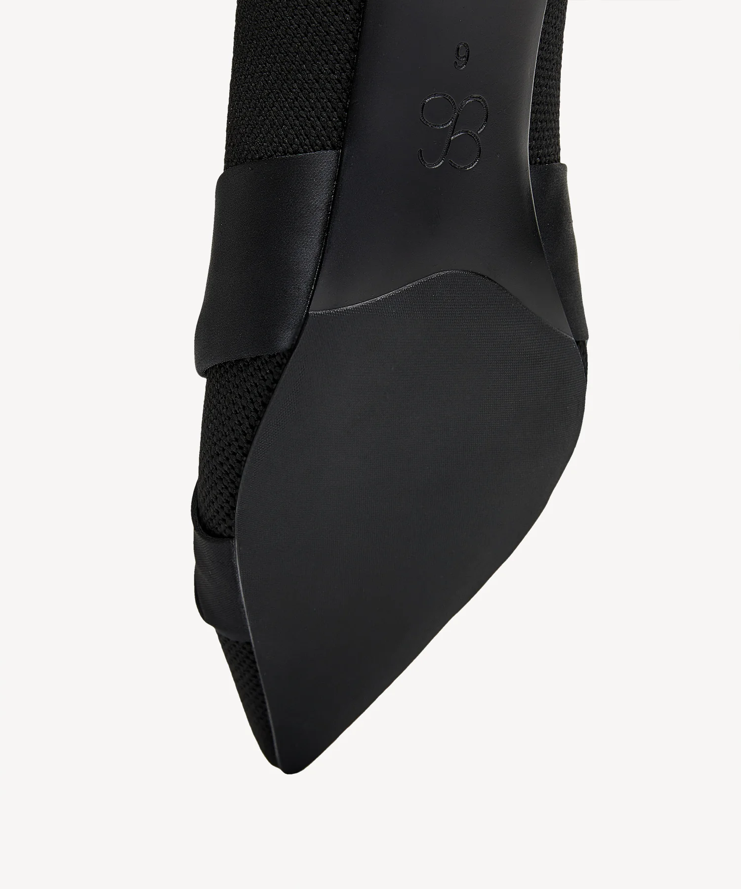 Kletta Pointed Toe Heeled Pump - Image 12