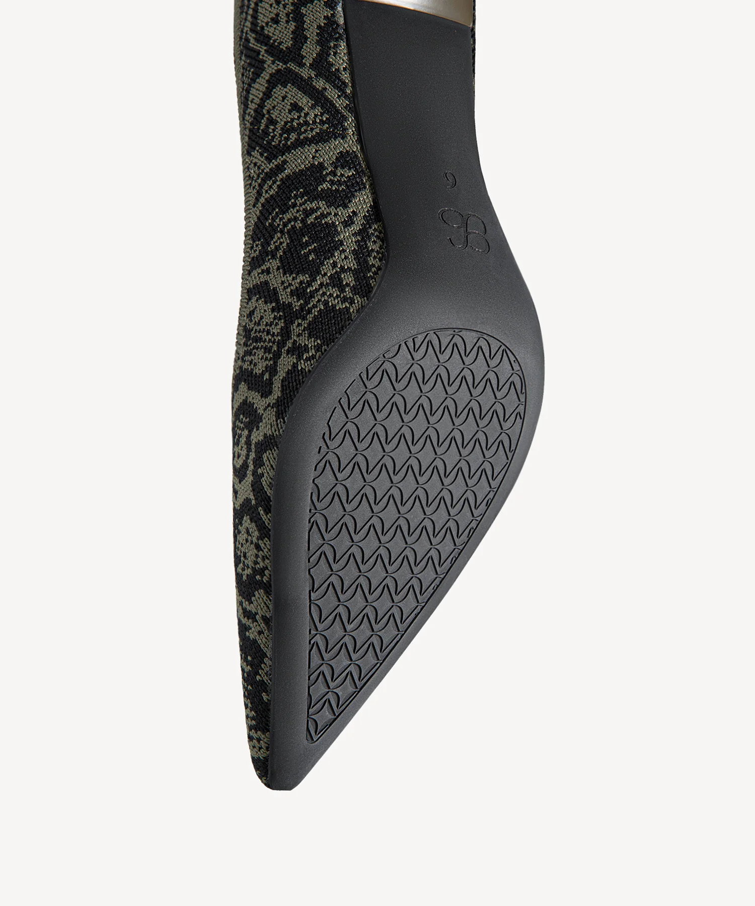 EternalPace Minimalist Stiletto Heeled Pump - Image 35